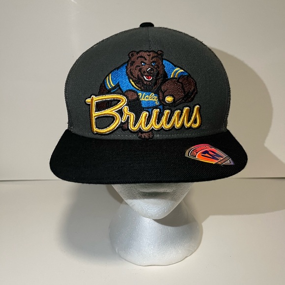 Men's Top of the World  UCLA Bruins Trucker Snapback - Picture 10 of 11